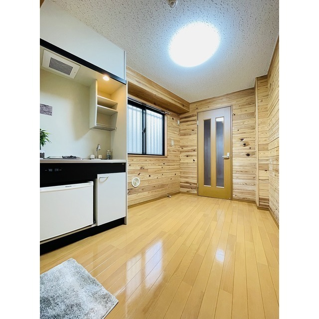 ECS第6ビル 角部屋で明るい室内です