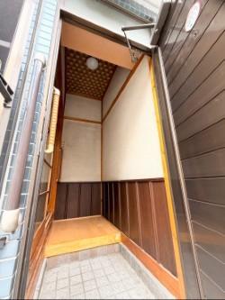 西尾久戸建て 玄関
