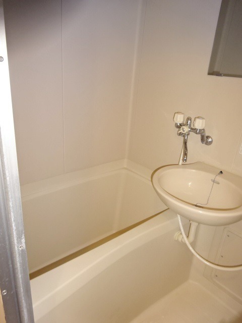 ビューティフルハイツB バス