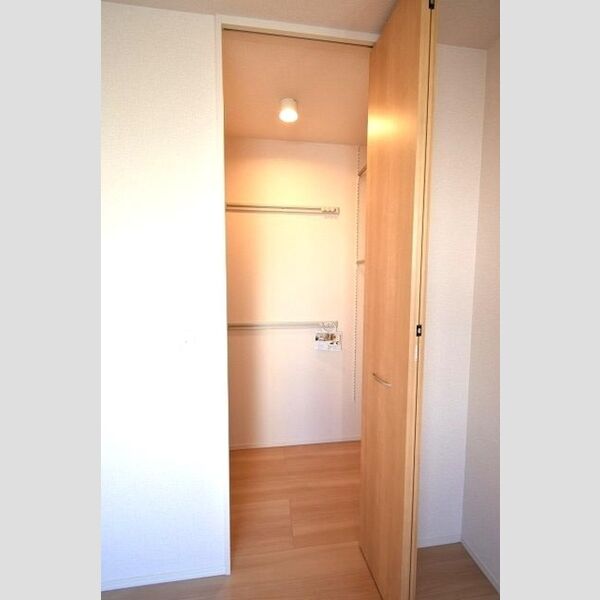 リバーハイム102号室 クローゼット