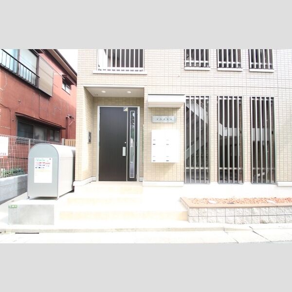 マウナケア102号室 エントランス