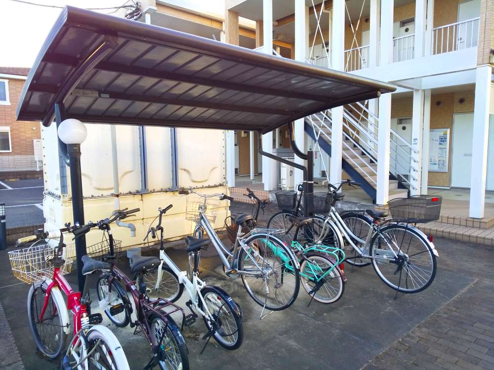 レオパレスモア天王104号室 駐輪場