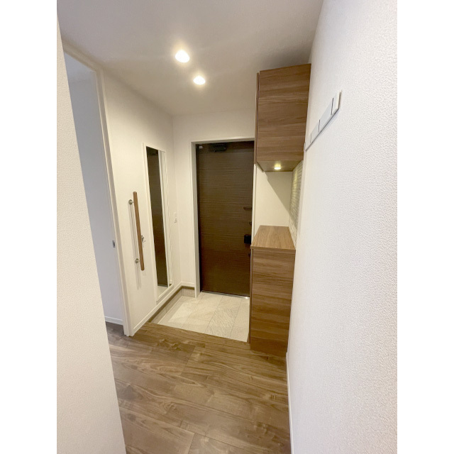 シャーメゾン国立ウエスト シューズボックス／鏡付き