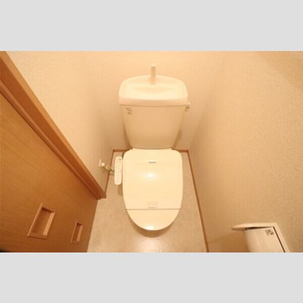 ロイヤルヒルズ春日　ABCDD102号室 温水洗浄暖房便座