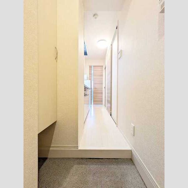 ヴェルサン調布101号室 玄関