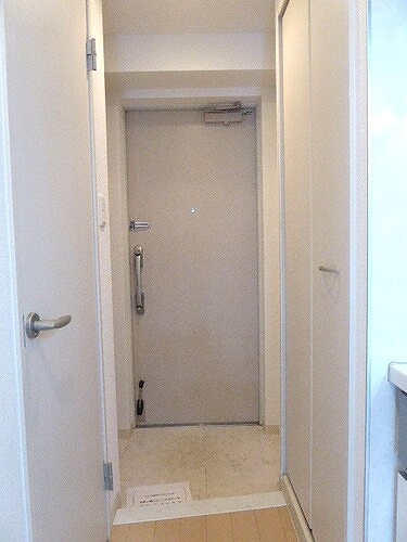 フェリース横濱7階 玄関　※2024年6月撮影