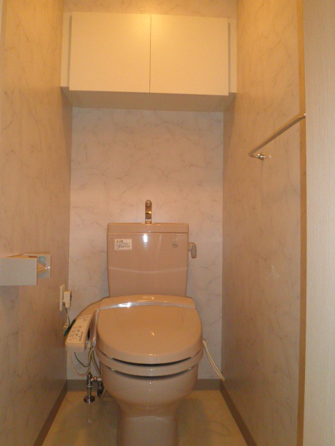 ガラ・グランディ日本橋13階 ウォシュレット完備（反転タイプ）