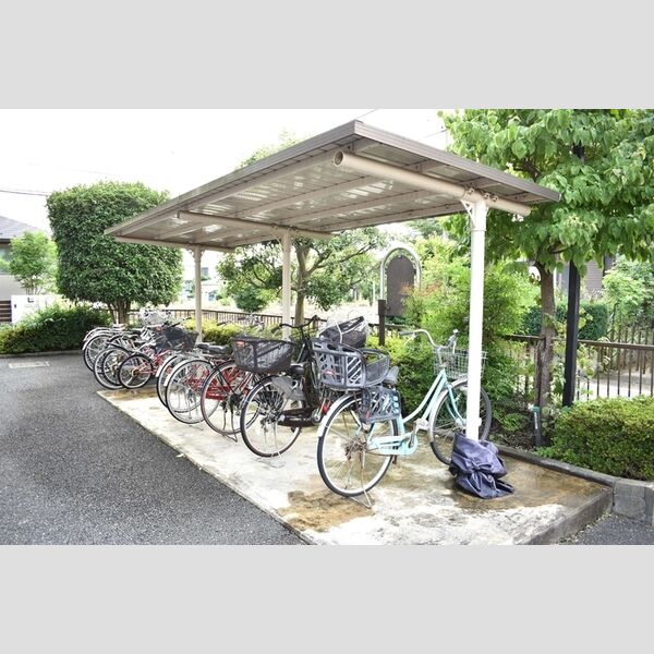 エントピアマルオカ202号室 駐輪場