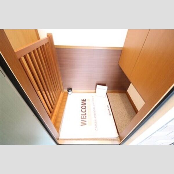 リビングタウンみずき　ABCC201号室 玄関