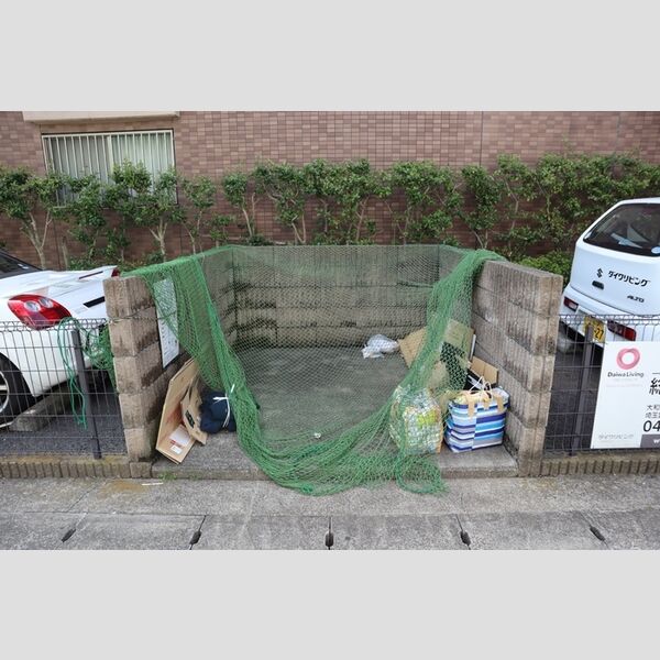 Bright Hills ゴミ置き場