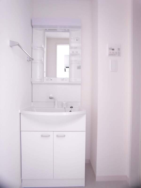 リブリ・ウィステリア小岩2階 洗面