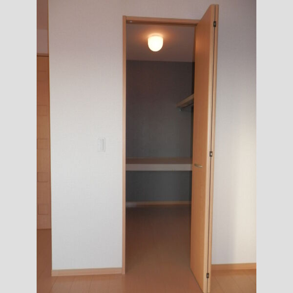 ソレアードⅡ101号室 同建物別部屋の参考画像