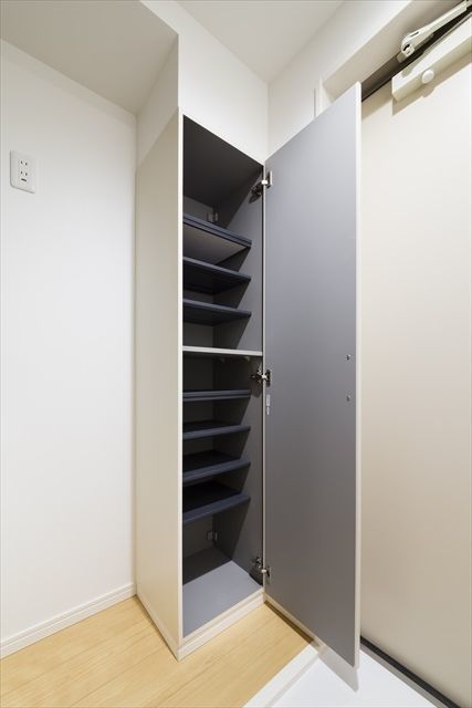 フロルクオーレ2階 玄関