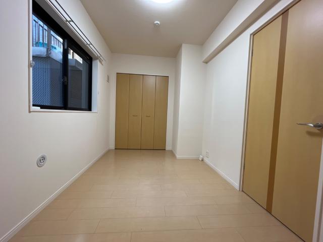 アンビシャス千葉城前202号室 洋室