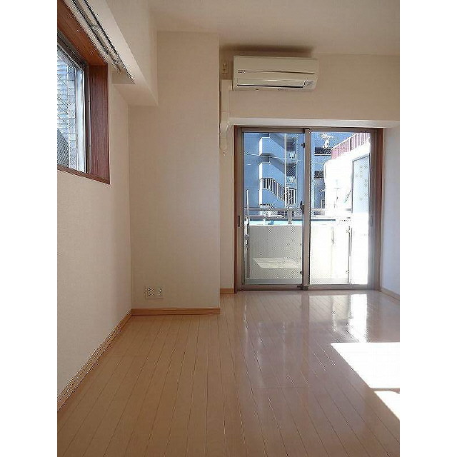 プレール・ドゥーク西大島駅前 リビング