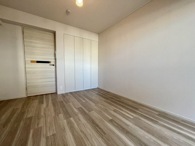 プライムメゾン千葉新町0611号室 リビング