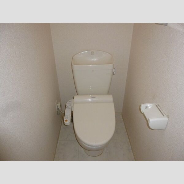 ベルデュール もちろん温水洗浄暖房便座です