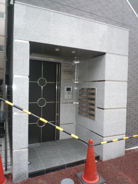 Ｌｏｇｅｍｅｎｔ　ｄｅ　Ｙ エントランス