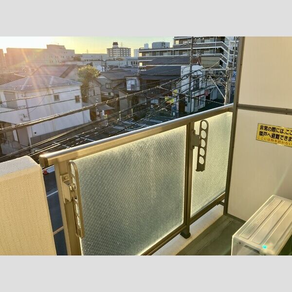 KM・スプリングス302号室 バルコニー