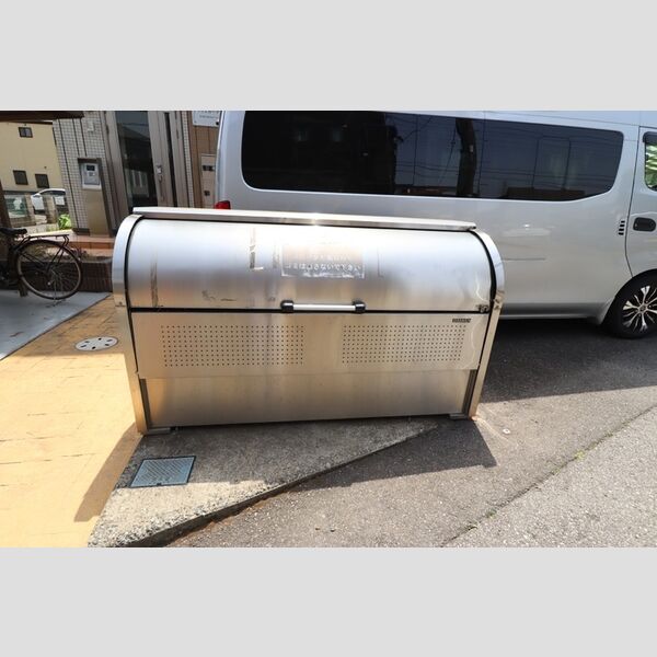 ソリエガーデン301号室 入居者様専用ゴミスットカー