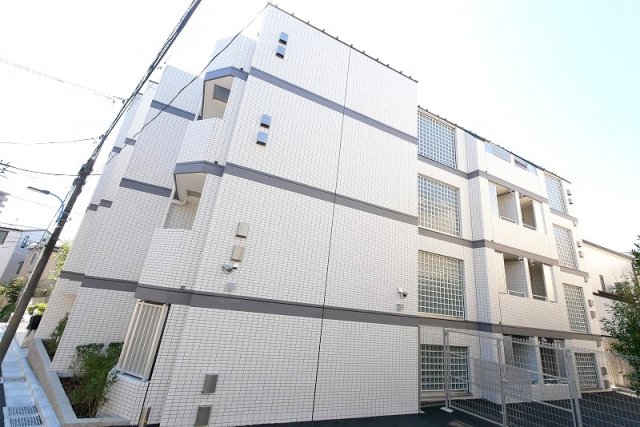 PREMIUM CUBE 新宿中井1階 外観