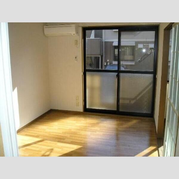 ジュネスハイム吉田 ☆南向きのリビングはエアコン付き☆