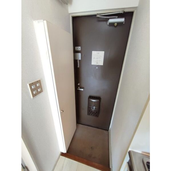 ジュネパレス新検見川第01 玄関