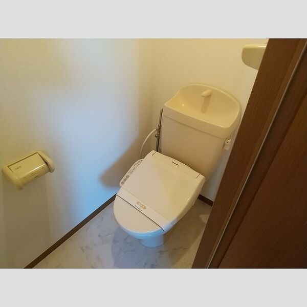 プリシェール公園前201号室 トイレ