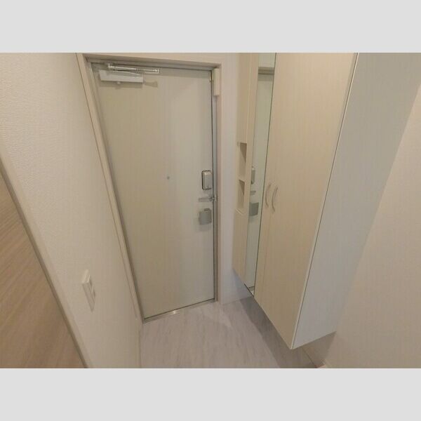 セレスティア大谷田 玄関