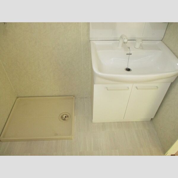 ラフィネ　FG 洗髪洗面化粧台、室内洗濯機置場