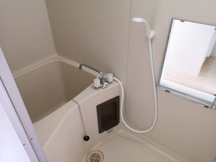 アゼリア宮田(K-076)1階 バス