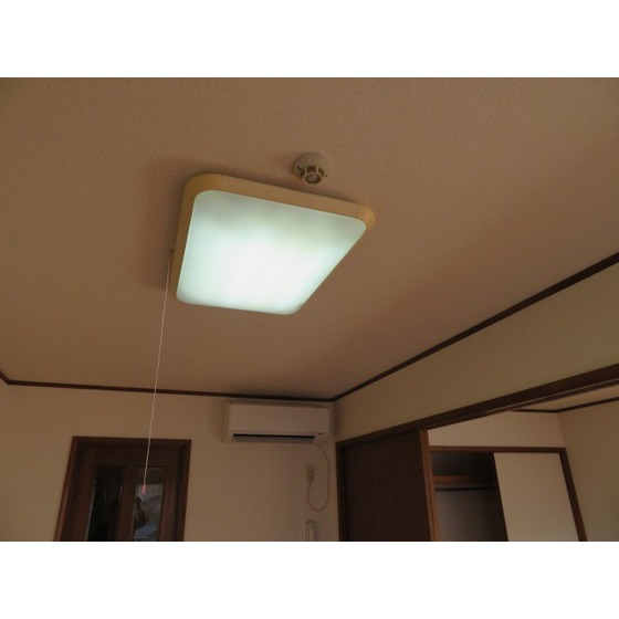 モンシャトー小川0203号室 照明