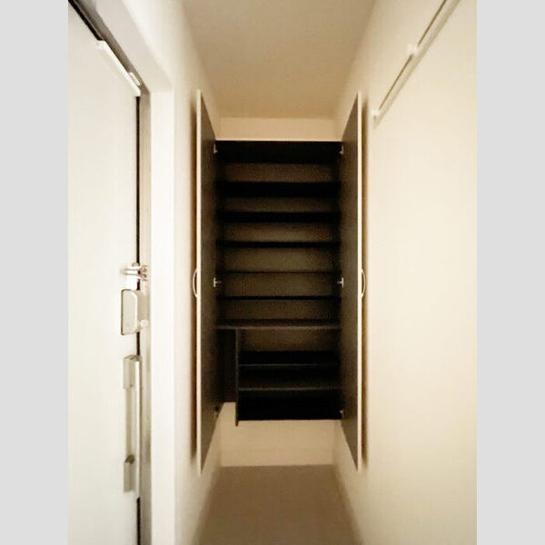 グレイシャス大宮 玄関