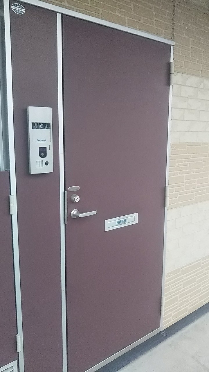 レオパレスウィルほたる野101号室 玄関