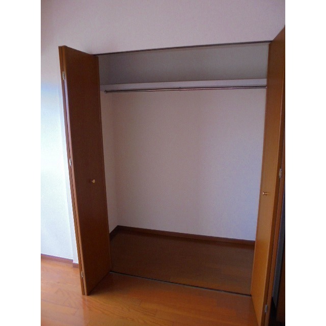 ＹＡＹＯＩ　ＣＯＵＲＴ0502号室 クローゼット
