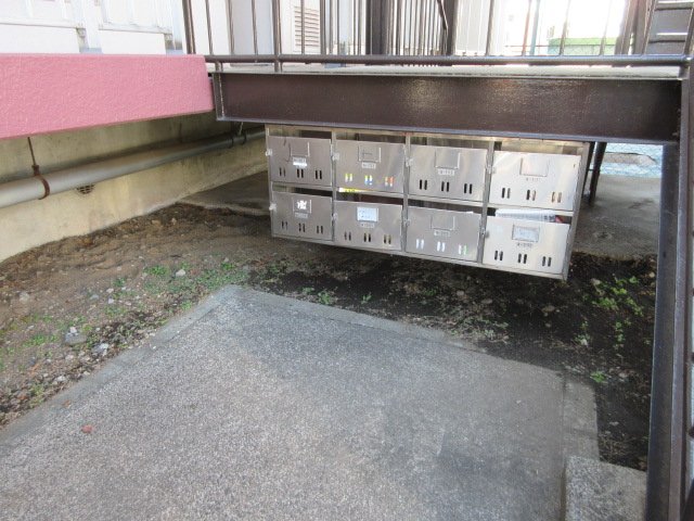 シャトー鶴ヶ峰Ａ棟 集合ポスト　※実際の使用状況とは異なります(現況優先)