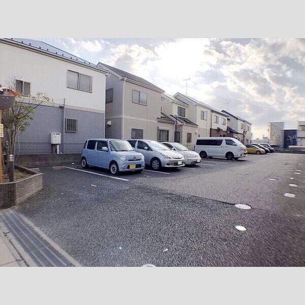 サンライズ蒲生 駐車場