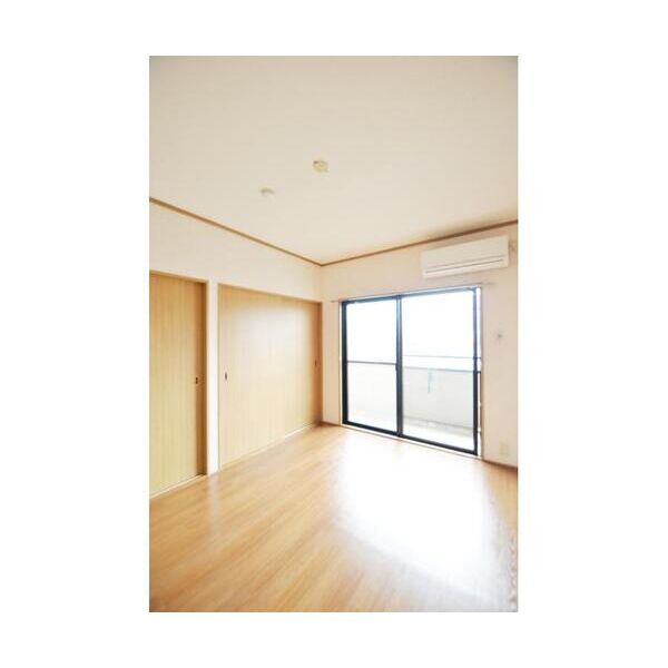 ケインズ・コート302号室 リビング