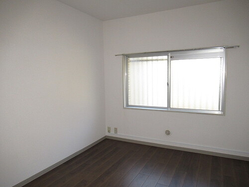 グリーンコーポ篠原第２Ｊ棟1階 洋室