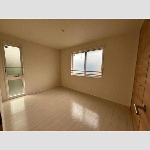 ベーチェル湘南203号室 洋室