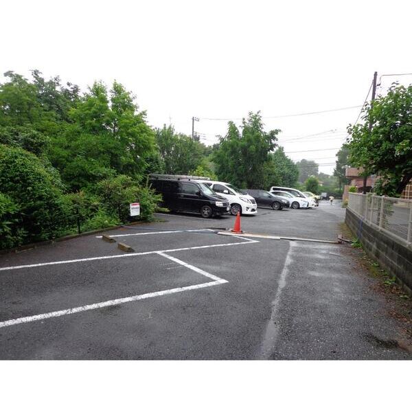 サントピアK 駐車場