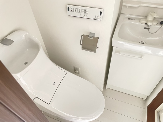 ＰＩＮＥＳ平和台0201号室 トイレ