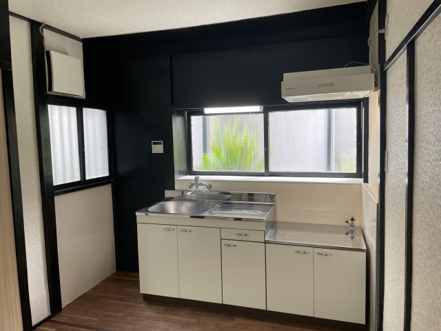 高石戸建 2年前に新設した住宅設備なので新しいキッチンユニットです。