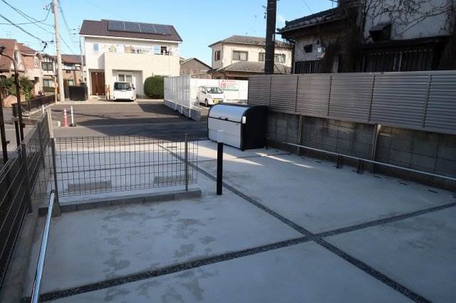 ヴィッラホーム六番館1階 209専用駐車場