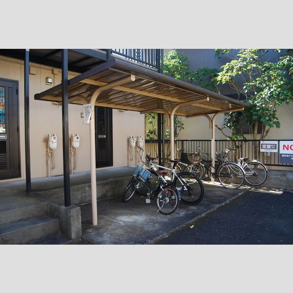 ラフィネ 駐輪場