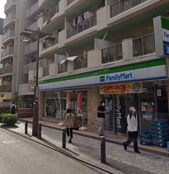 セザール川崎601号室 【コンビニエンスストア】ファミリーマート 川崎本町一丁目店まで174ｍ