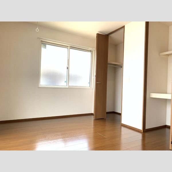 Bricks Lake Town103号室 洋室