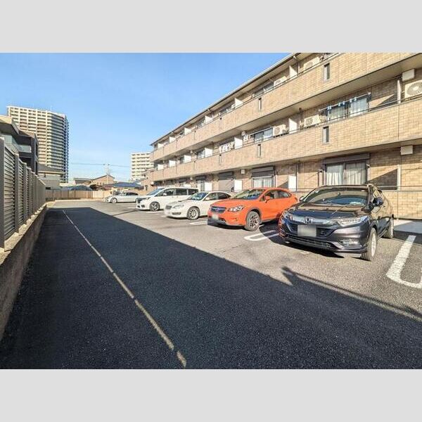 グランドール 駐車場