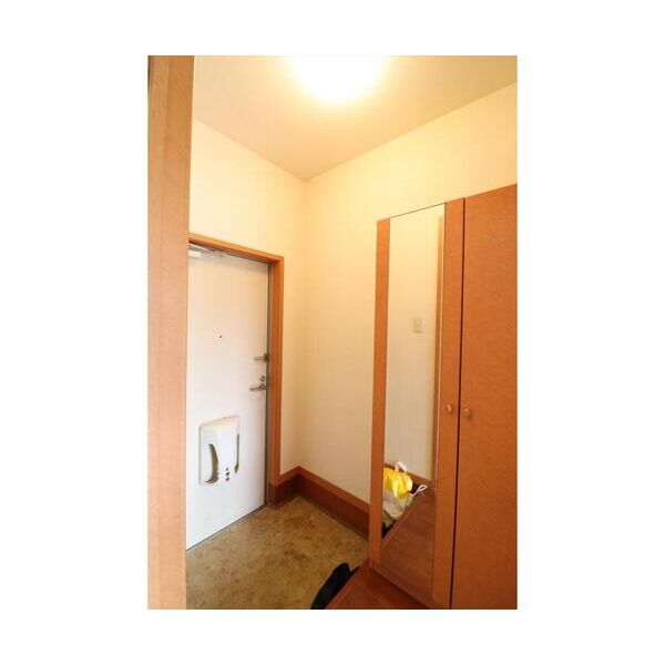 ガーデンコートK102号室 玄関