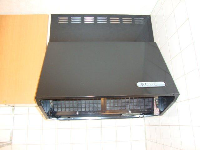 ルミナス青葉203号室 キッチン換気扇